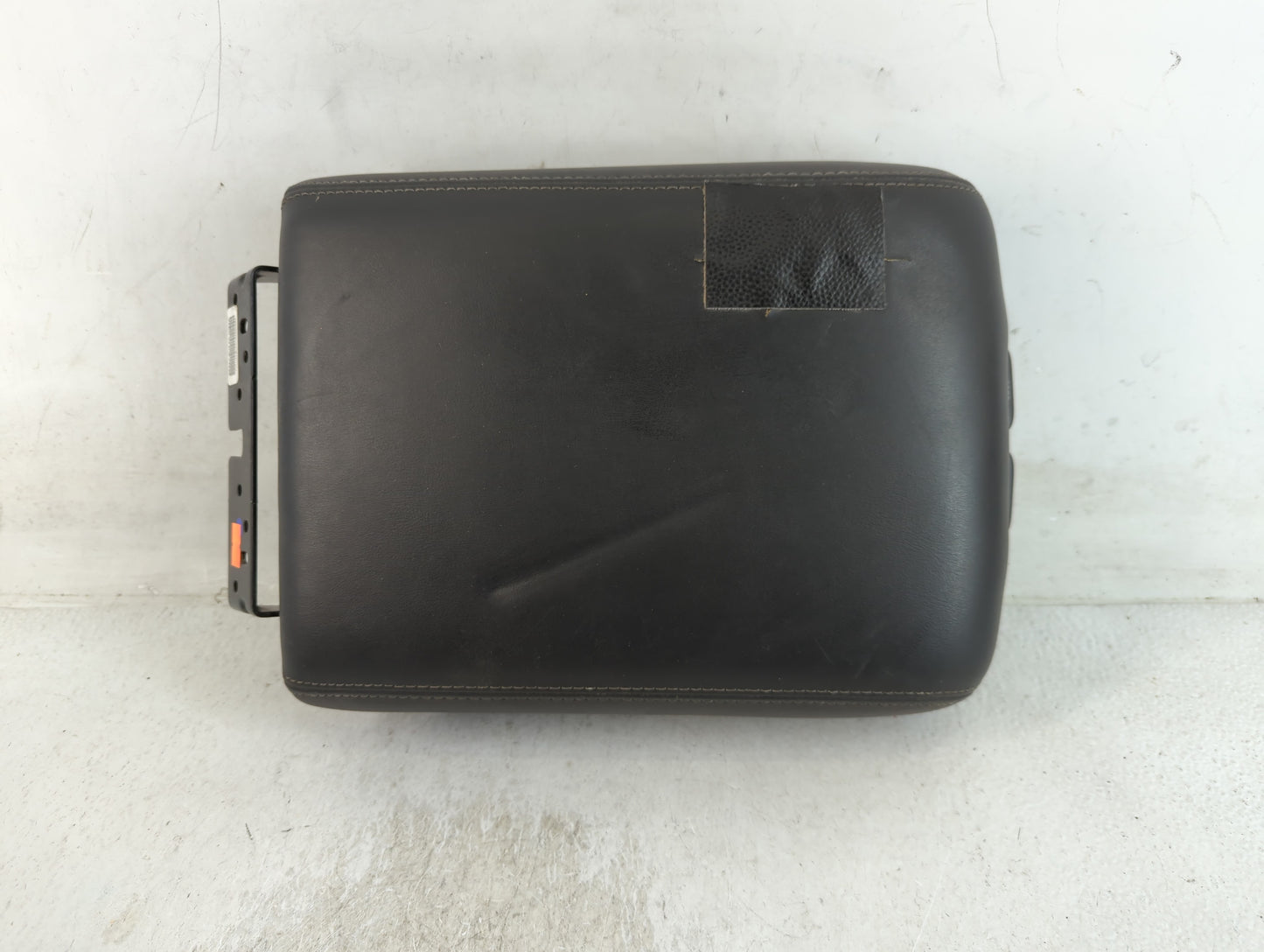 2017 Infiniti Qx60 Center Console Armrest Cover Lid Fits OEM Used Auto Parts - Oemusedautoparts1.com