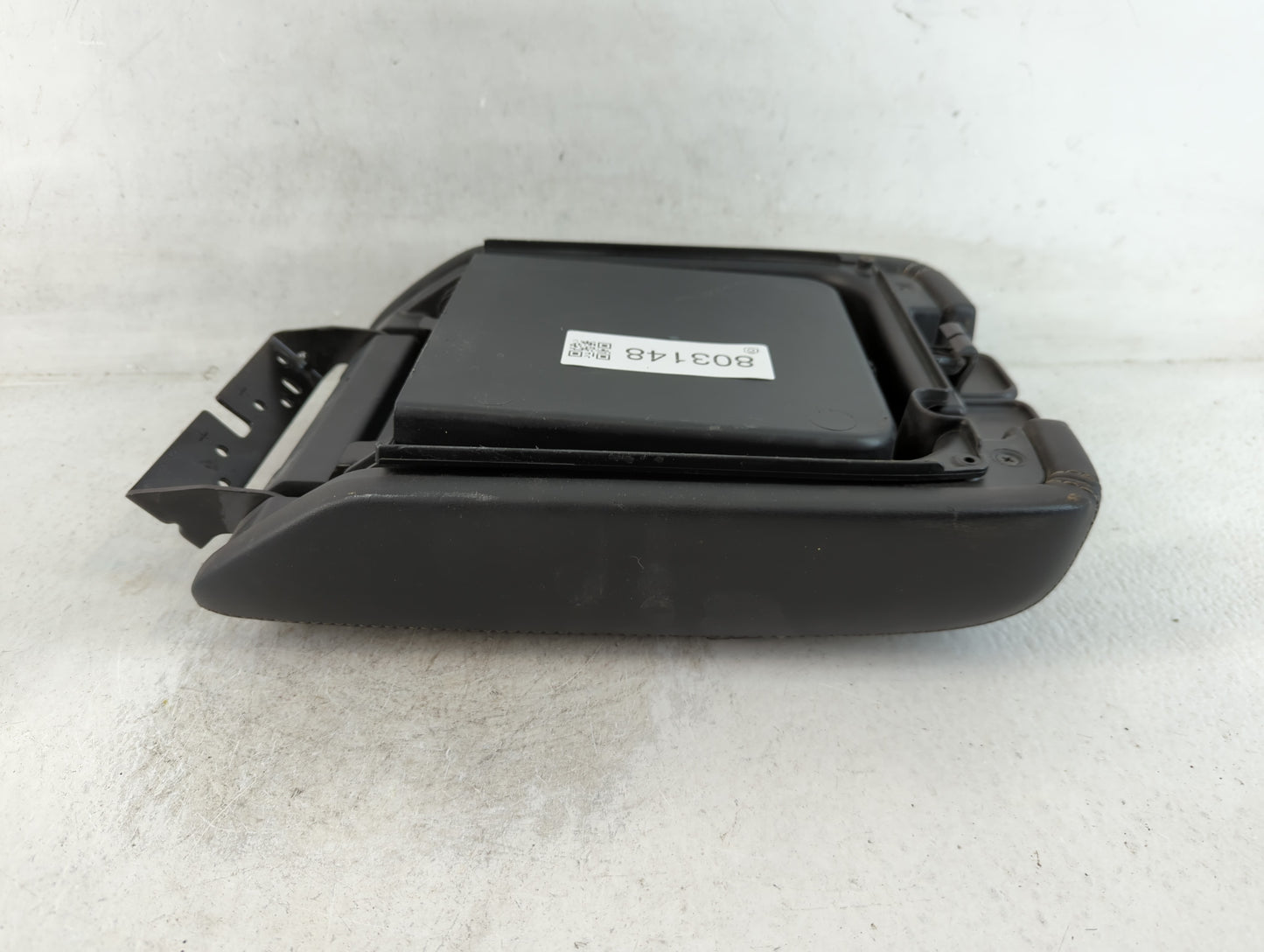 2017 Infiniti Qx60 Center Console Armrest Cover Lid Fits OEM Used Auto Parts - Oemusedautoparts1.com
