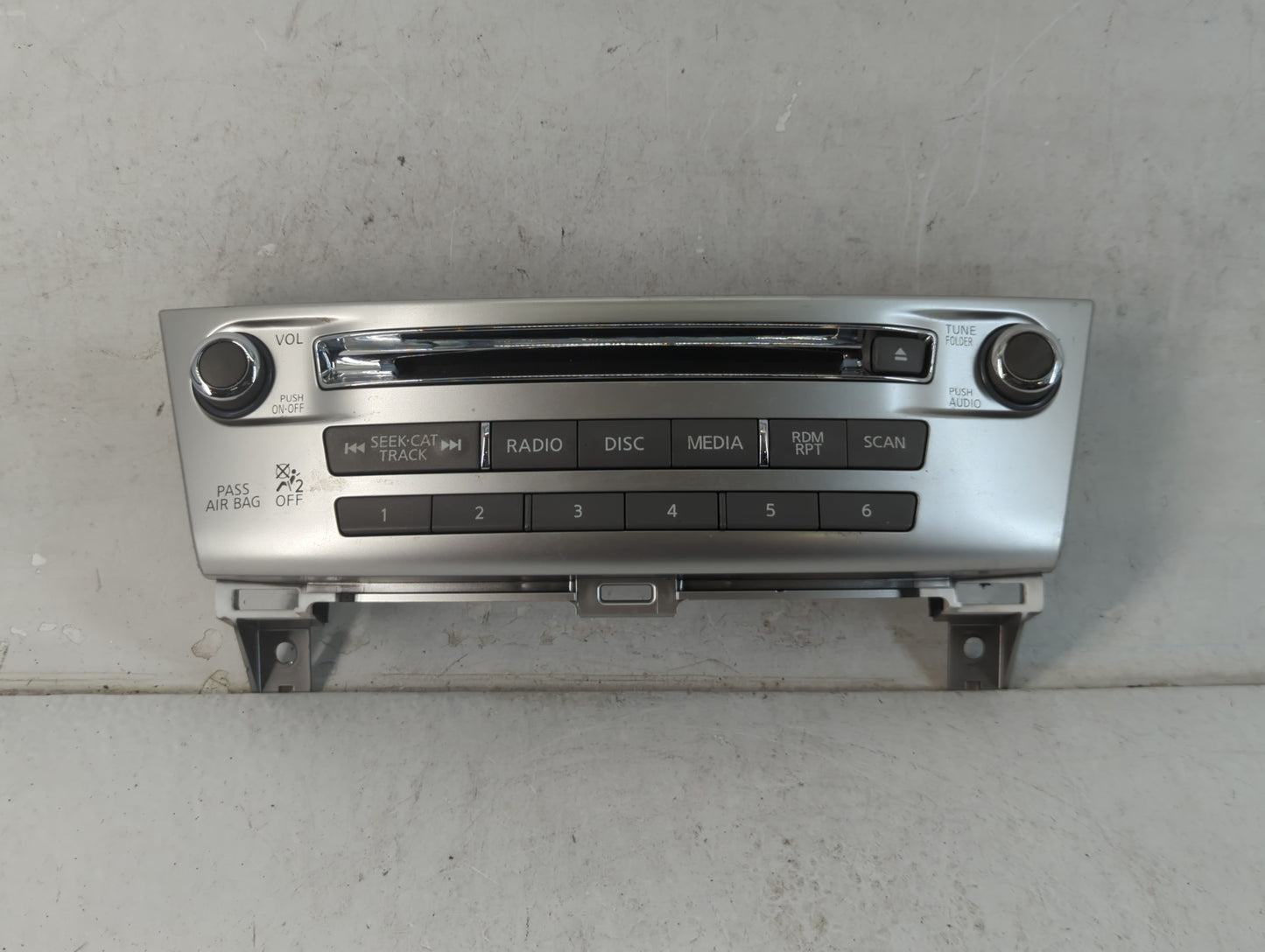 2017-2020 Infiniti Qx60 Radio AM FM Cd Player Receiver Replacement P/N:253919NJ1A Fits Fits 2017 2018 2019 2020 OEM Used Aut