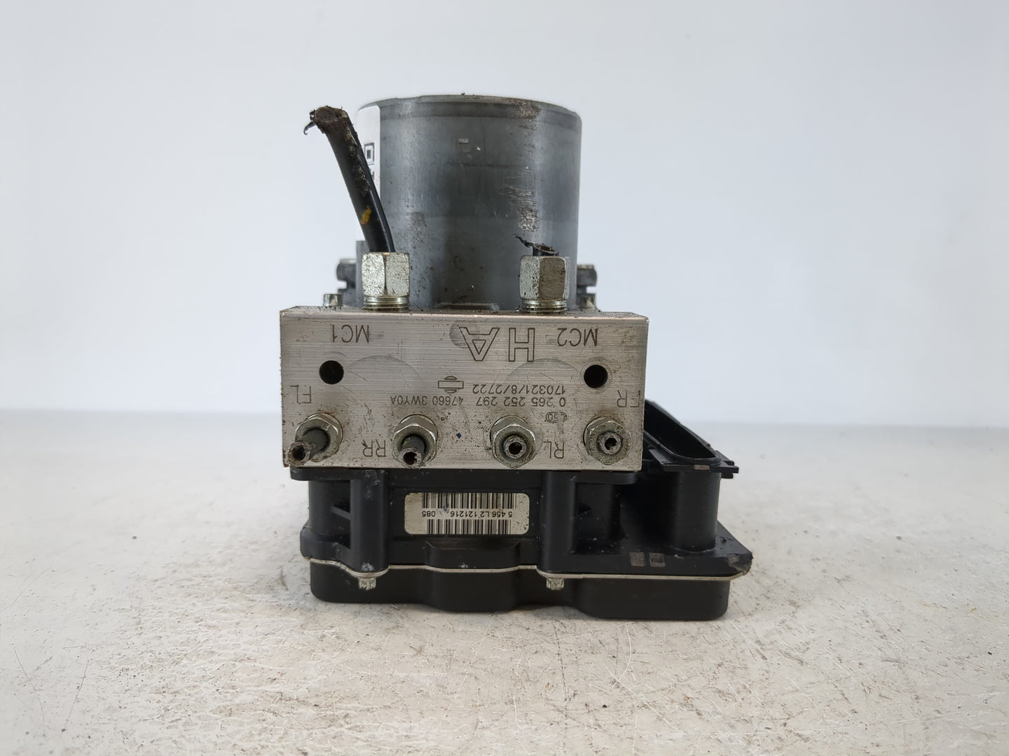 2014-2017 Infiniti Qx70 ABS Pump Control Module Replacement P/N:47660 3WY0A Fits Fits 2013 2014 2015 2016 2017 OEM Used Auto
