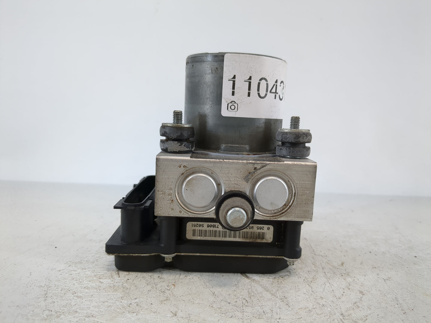 2014-2017 Infiniti Qx70 ABS Pump Control Module Replacement P/N:47660 3WY0A Fits Fits 2013 2014 2015 2016 2017 OEM Used Auto