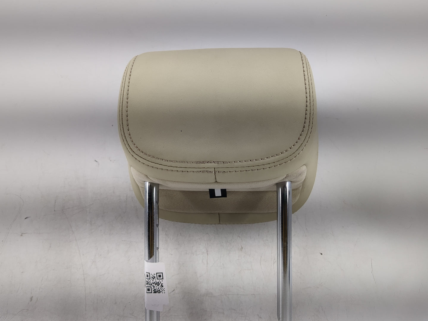 2015-2017 Infiniti Qx70 Headrest Head Rest Rear Seat Fits Fits 2015 2016 2017 OEM Used Auto Parts - Oemusedautoparts1.com