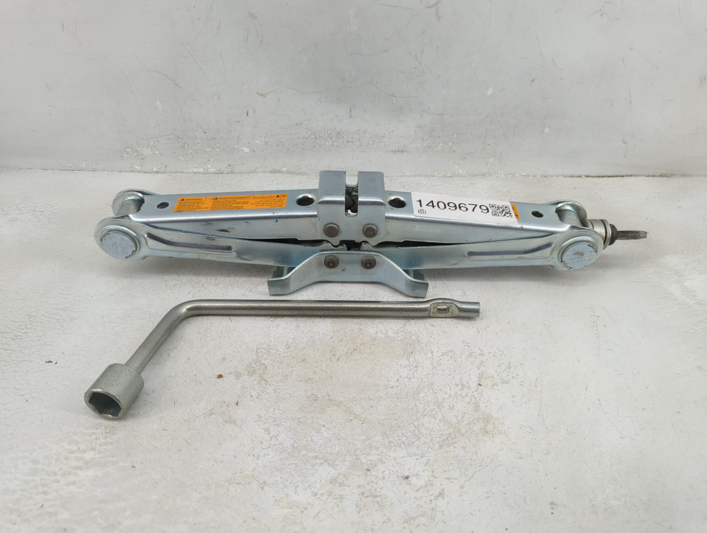 2017 Infiniti Qx70 Spare Scissor Car Jack - Oemusedautoparts1.com