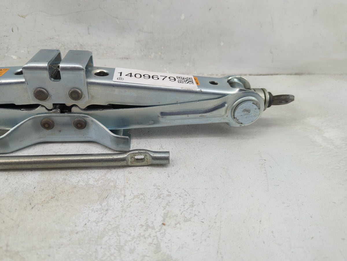 2017 Infiniti Qx70 Spare Scissor Car Jack - Oemusedautoparts1.com