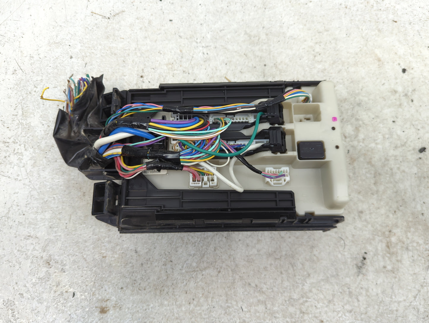 2014-2017 Infiniti Qx70 Fusebox Fuse Box Panel Relay Module Fits Fits 2014 2015 2016 2017 OEM Used Auto Parts - Oemusedautop