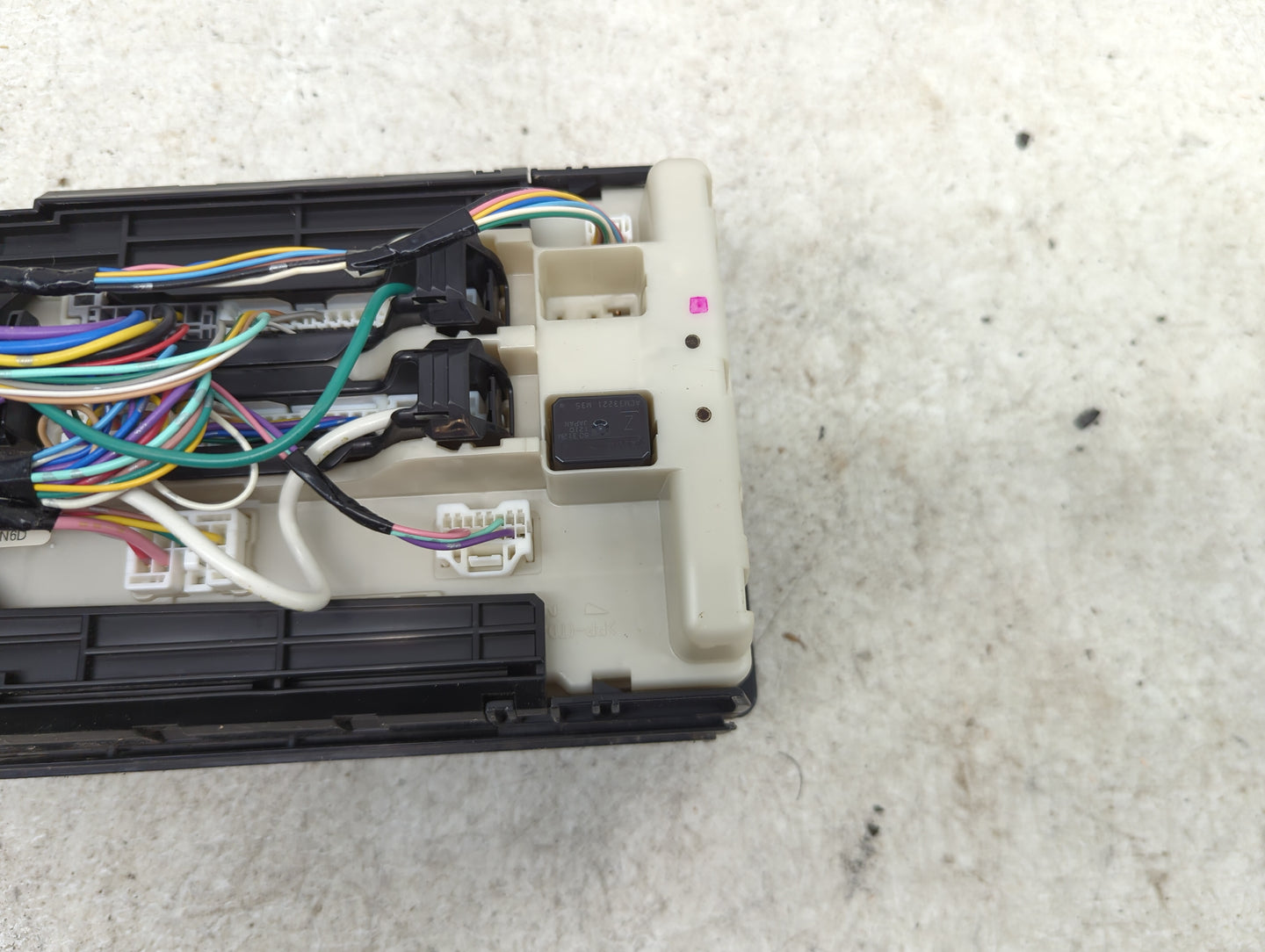 2014-2017 Infiniti Qx70 Fusebox Fuse Box Panel Relay Module Fits Fits 2014 2015 2016 2017 OEM Used Auto Parts - Oemusedautop