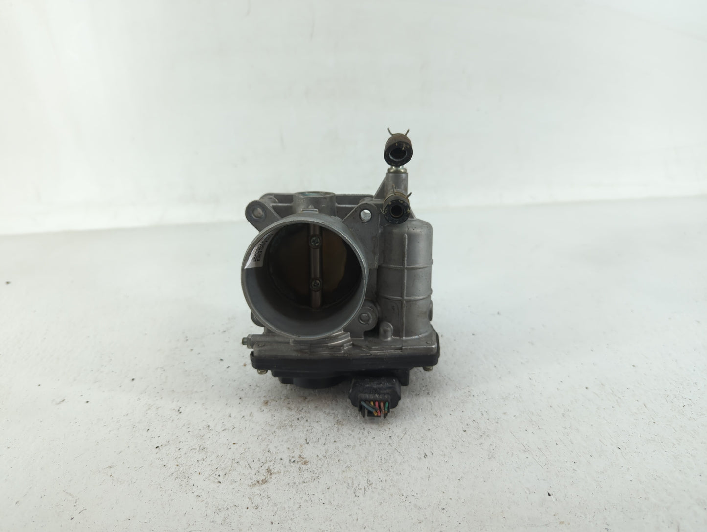 2014-2017 Infiniti Qx70 Throttle Body P/N:526-02 RME60-16 Fits OEM Used Auto Parts - Oemusedautoparts1.com