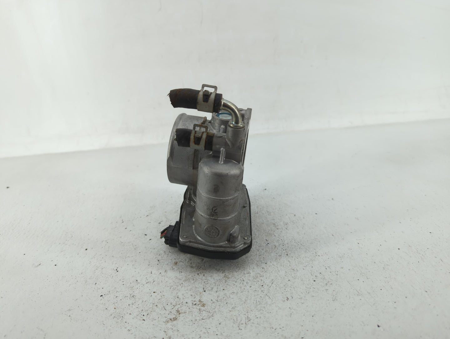 2014-2017 Infiniti Qx70 Throttle Body P/N:526-02 RME60-16 Fits OEM Used Auto Parts - Oemusedautoparts1.com