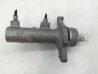 compare product 2017-2019 Infiniti Qx80 Brake Master Cylinder