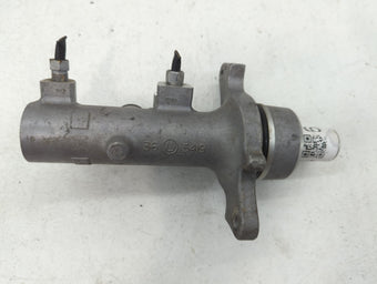 compare product 2017-2019 Infiniti Qx80 Brake Master Cylinder