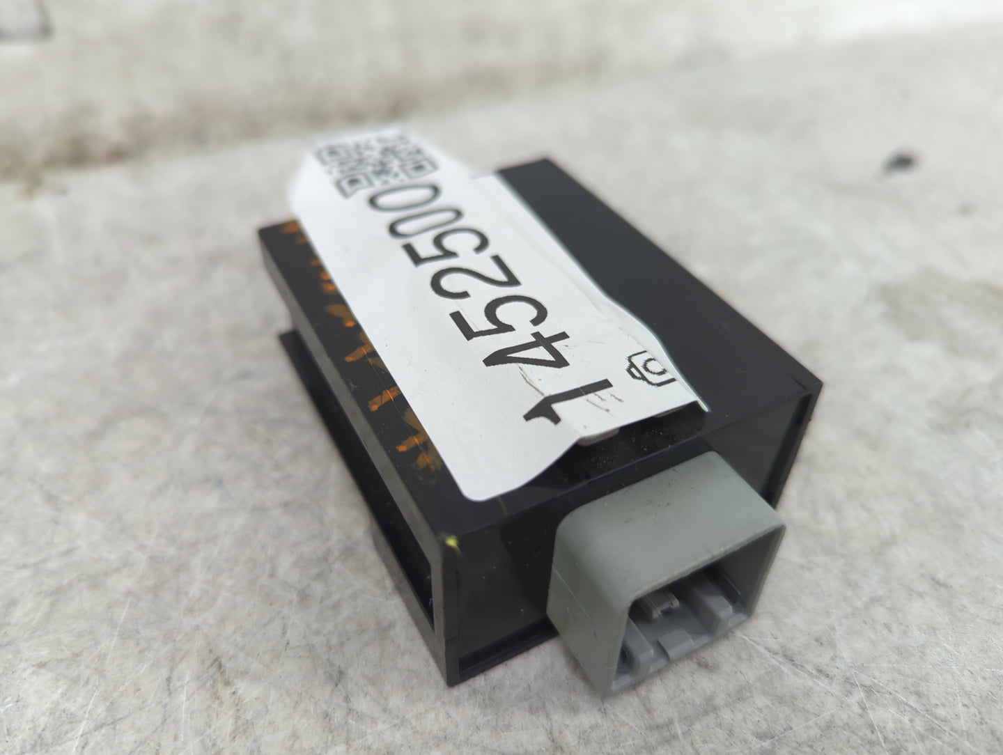 Jaguar E-pace Body Control Module Bcm Inner Cabin Fuse Box - Oemusedautoparts1.com