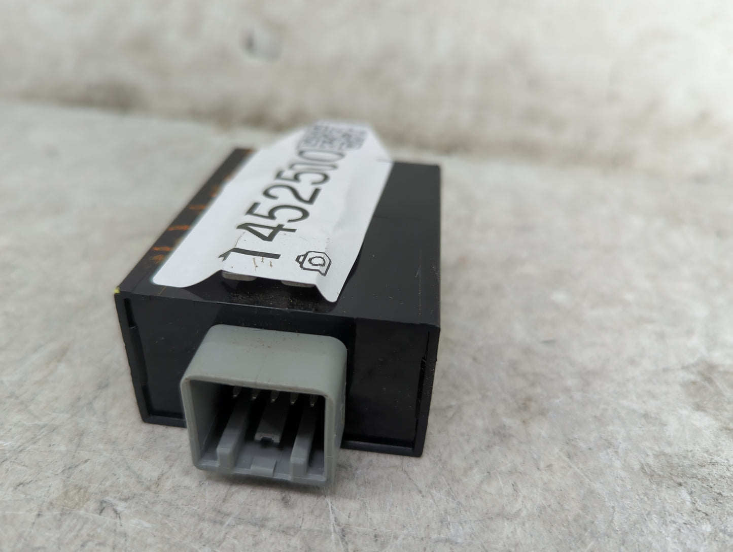 Jaguar E-pace Body Control Module Bcm Inner Cabin Fuse Box - Oemusedautoparts1.com