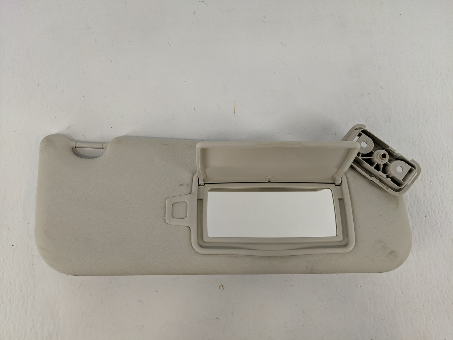 2017-2020 Jaguar F-Pace Sun Visor Shade Replacement Driver Left Mirror Fits Fits 2017 2018 2019 2020 OEM Used Auto Parts - O