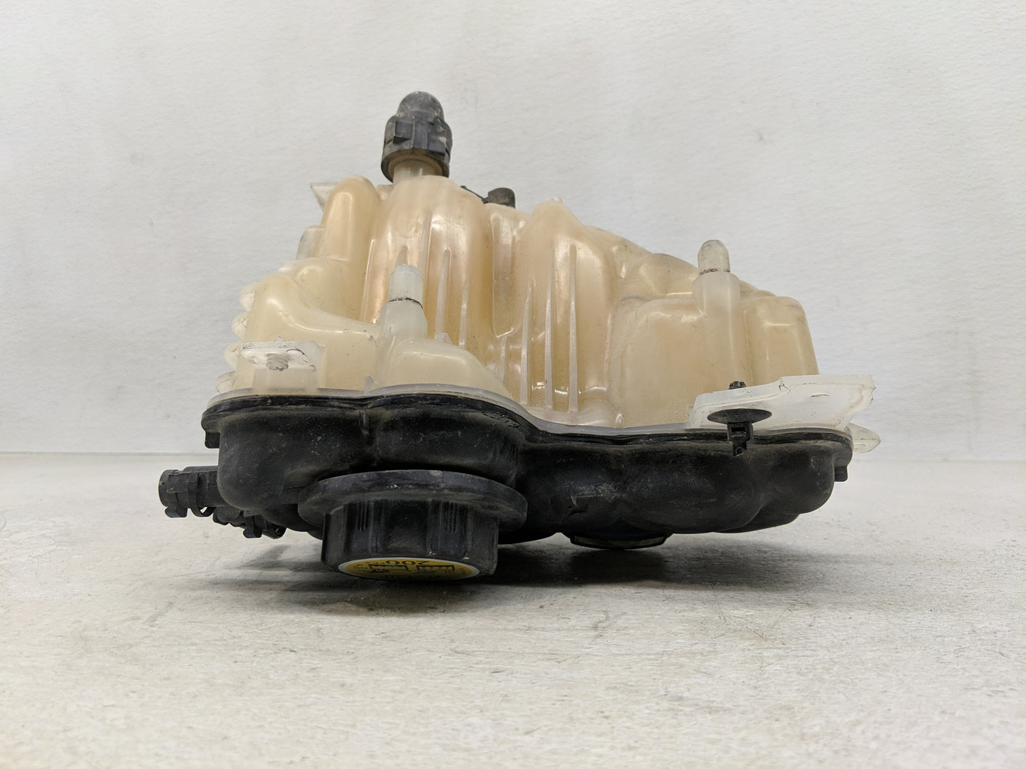 2017-2017 Jaguar F-pace Radiator Coolant Overflow Expansion Tank Bottle - Oemusedautoparts1.com