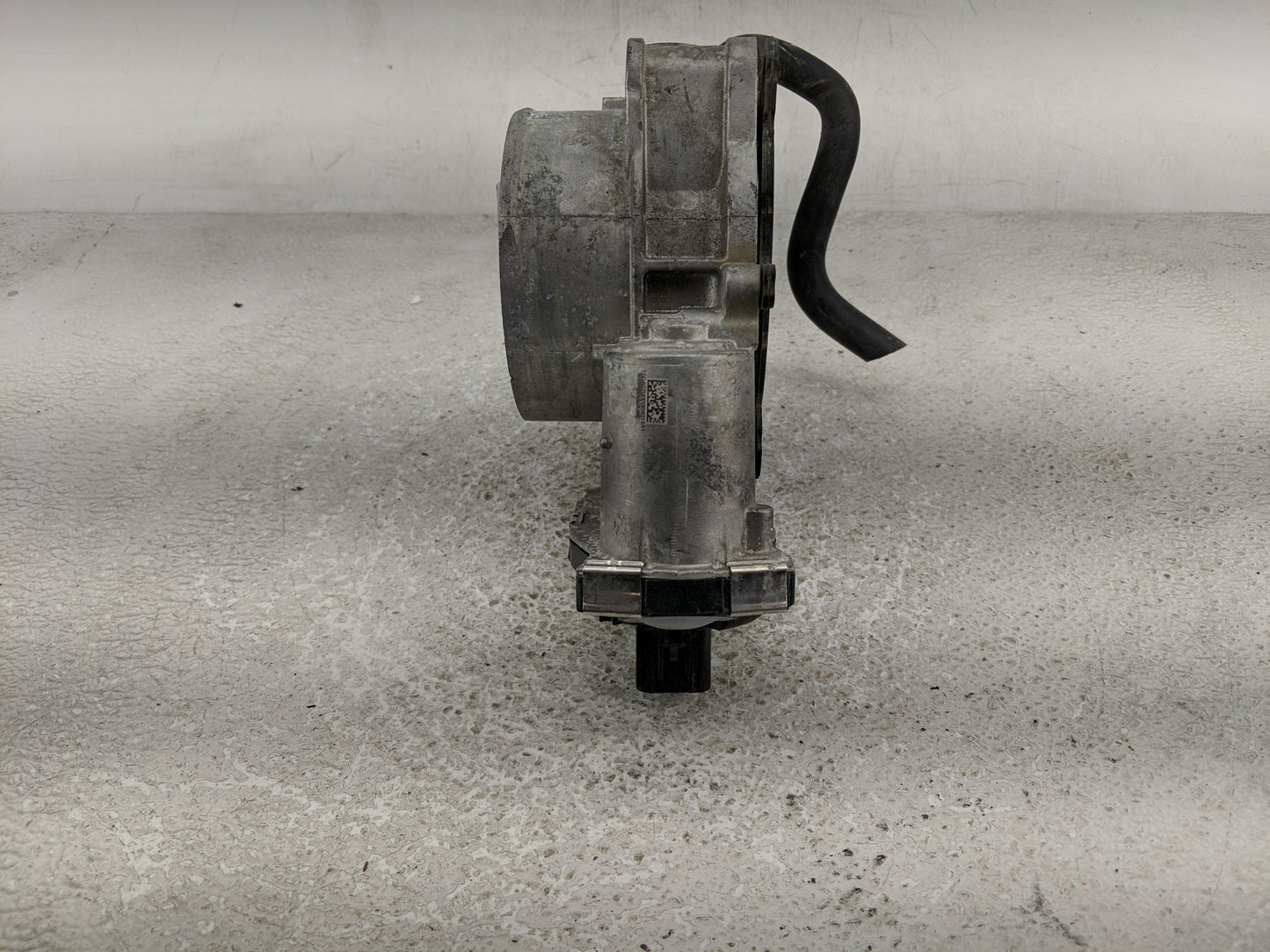 2017-2020 Jaguar F-Pace Throttle Body P/N:DX23-9F991-AB Fits Fits 2013 2014 2015 2016 2017 2018 2019 2020 OEM Used Auto Part