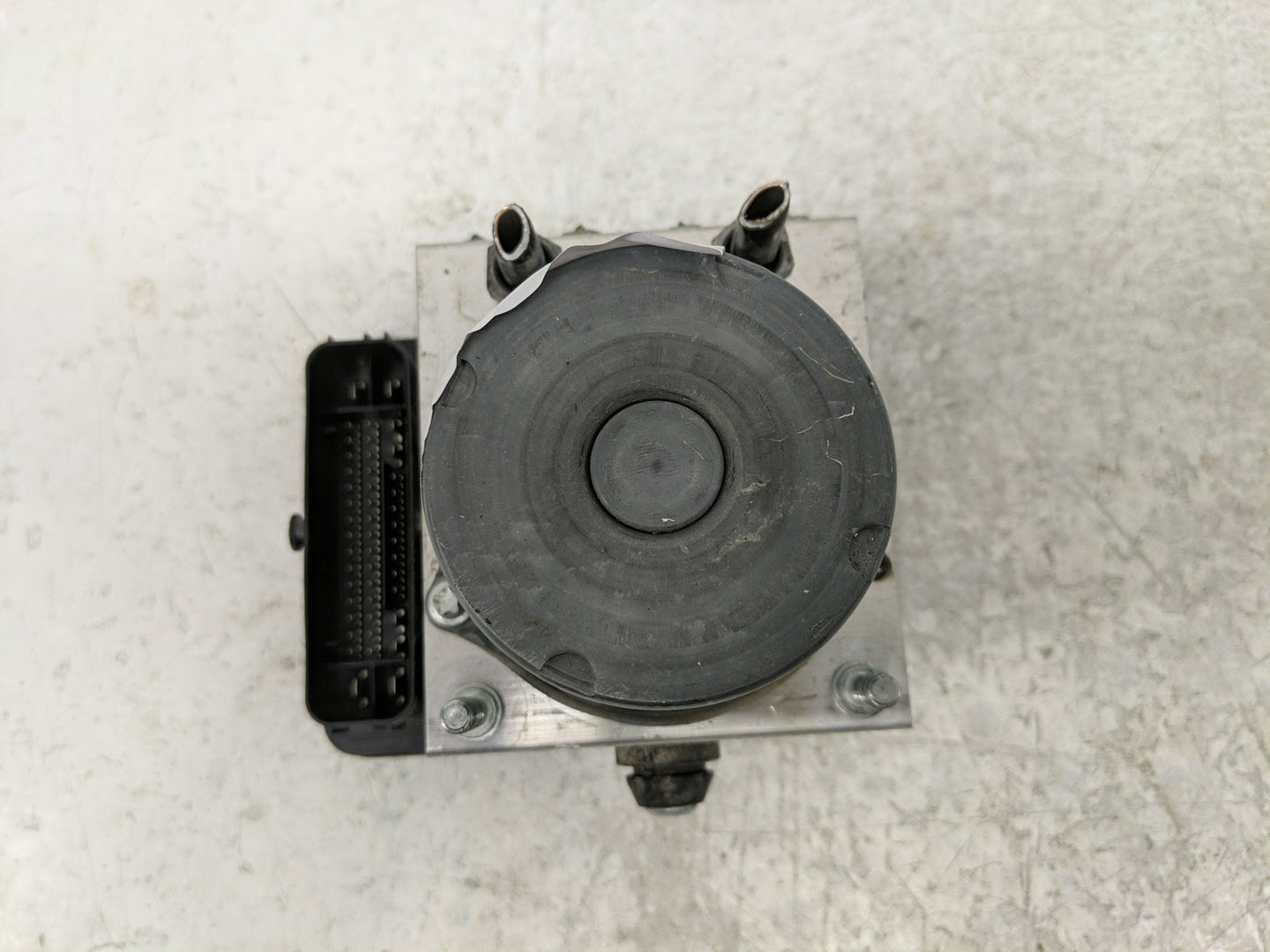 2017 Jaguar F-Pace ABS Pump Control Module Replacement P/N:HX73-14F447-BF Fits OEM Used Auto Parts - Oemusedautoparts1.com