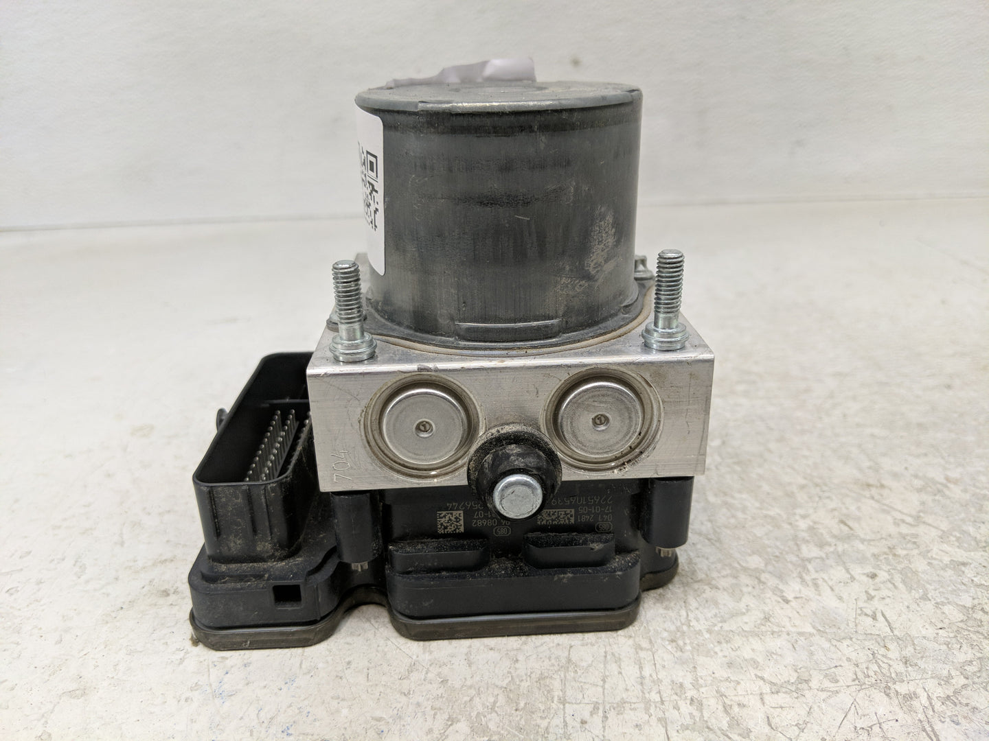2017 Jaguar F-Pace ABS Pump Control Module Replacement P/N:HX73-14F447-BF Fits OEM Used Auto Parts - Oemusedautoparts1.com