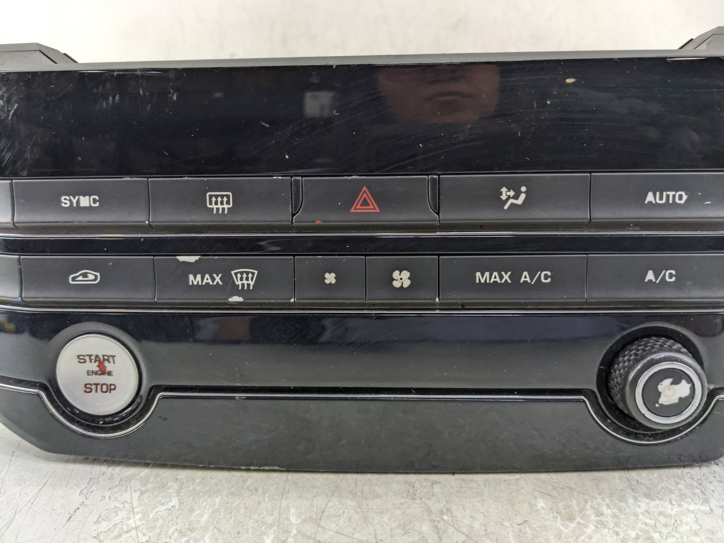 2017 Jaguar F-Pace Climate Control Module Temperature AC/Heater Replacement P/N:GX63-18C858-LE Fits Fits 2016 OEM Used Auto 