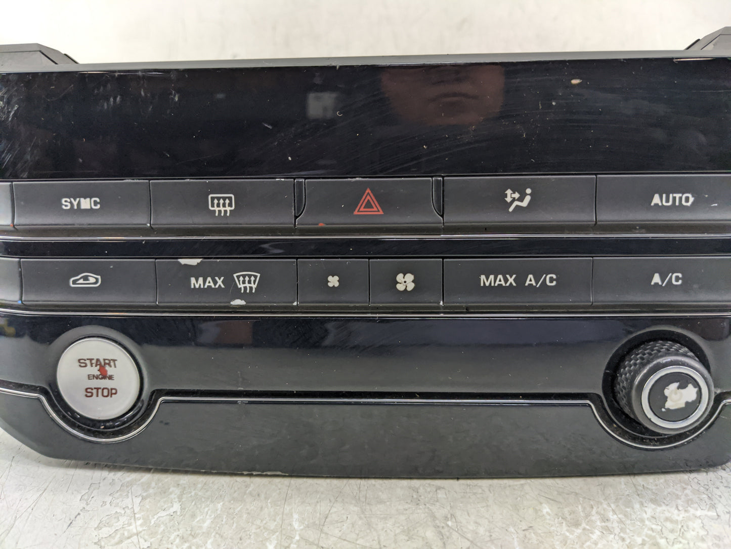 2017 Jaguar F-Pace Climate Control Module Temperature AC/Heater Replacement P/N:GX63-18C858-LE Fits Fits 2016 OEM Used Auto 