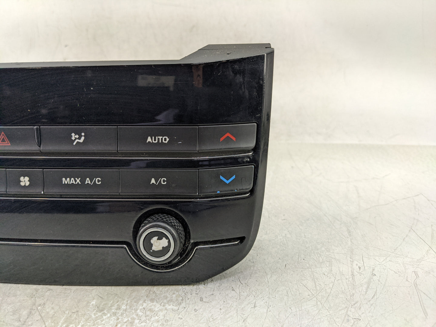 2017 Jaguar F-Pace Climate Control Module Temperature AC/Heater Replacement P/N:GX63-18C858-LE Fits Fits 2016 OEM Used Auto 