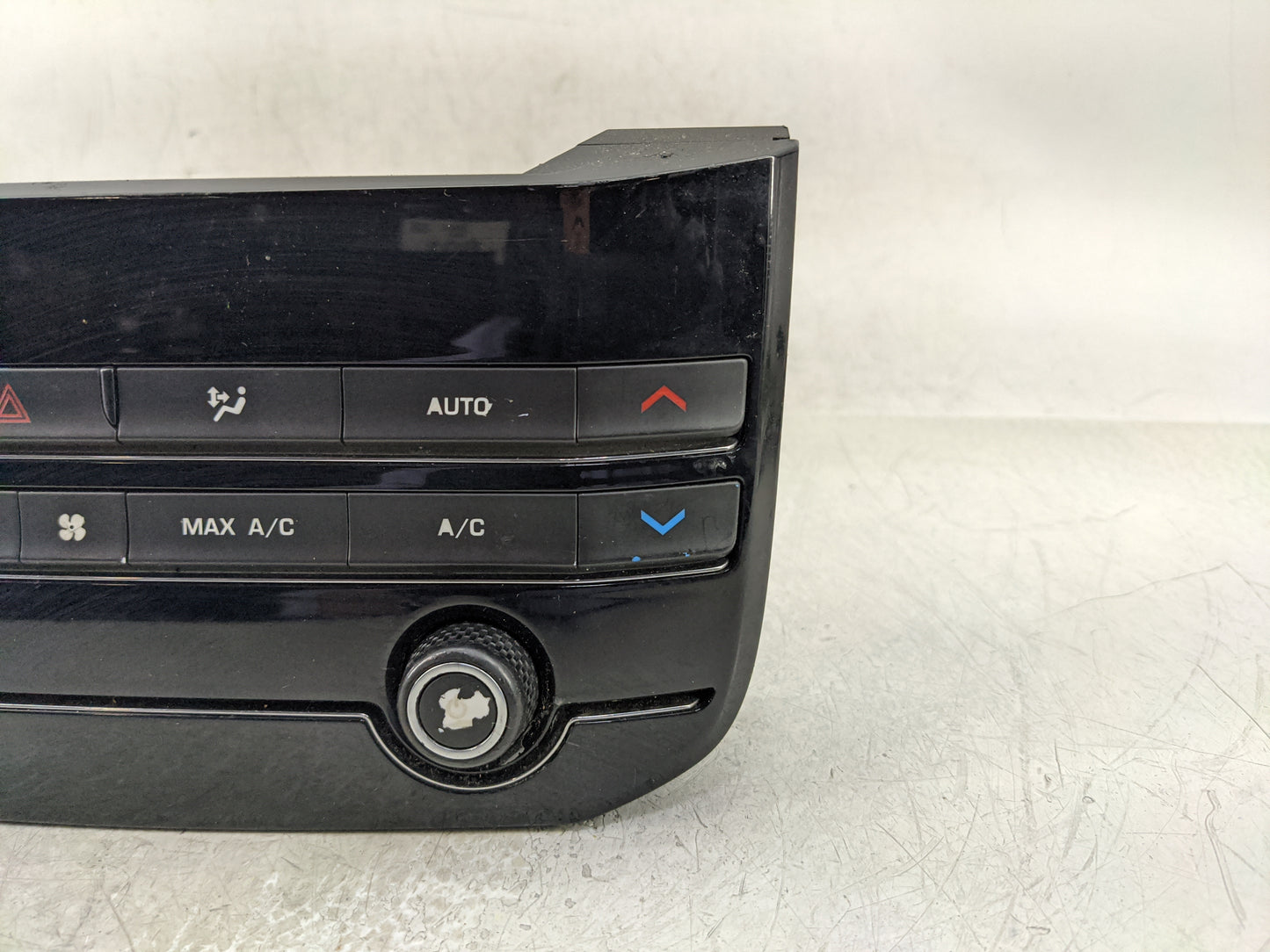 2017 Jaguar F-Pace Climate Control Module Temperature AC/Heater Replacement P/N:GX63-18C858-LE Fits Fits 2016 OEM Used Auto 