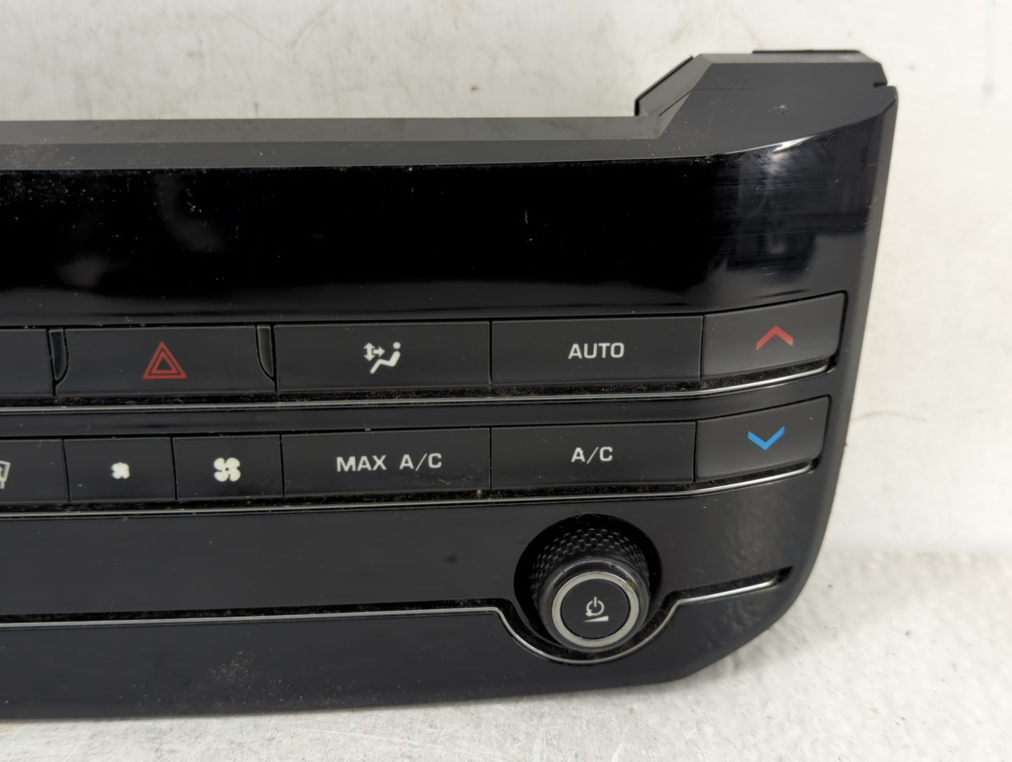 2017 Jaguar F-Pace Climate Control Module Temperature AC/Heater Replacement P/N:GX63-18C858-LE Fits Fits 2016 OEM Used Auto 