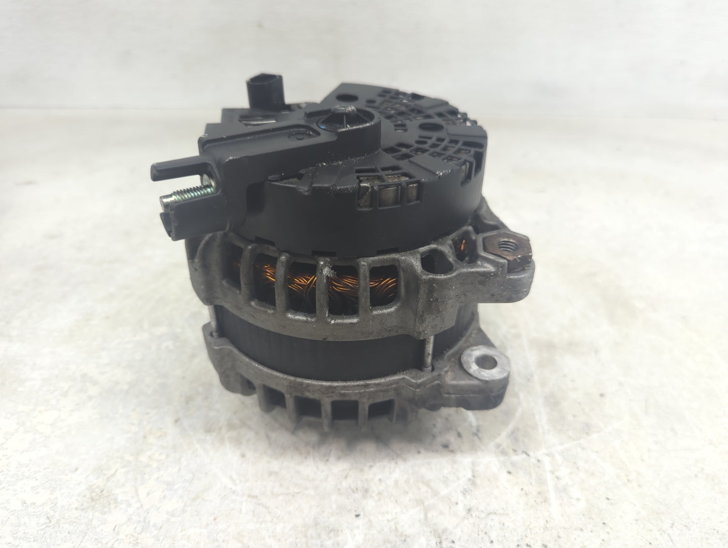 2017-2020 Jaguar F-Pace Alternator Replacement Generator Charging Assembly Engine OEM Fits Fits 2017 2018 2019 2020 OEM Used