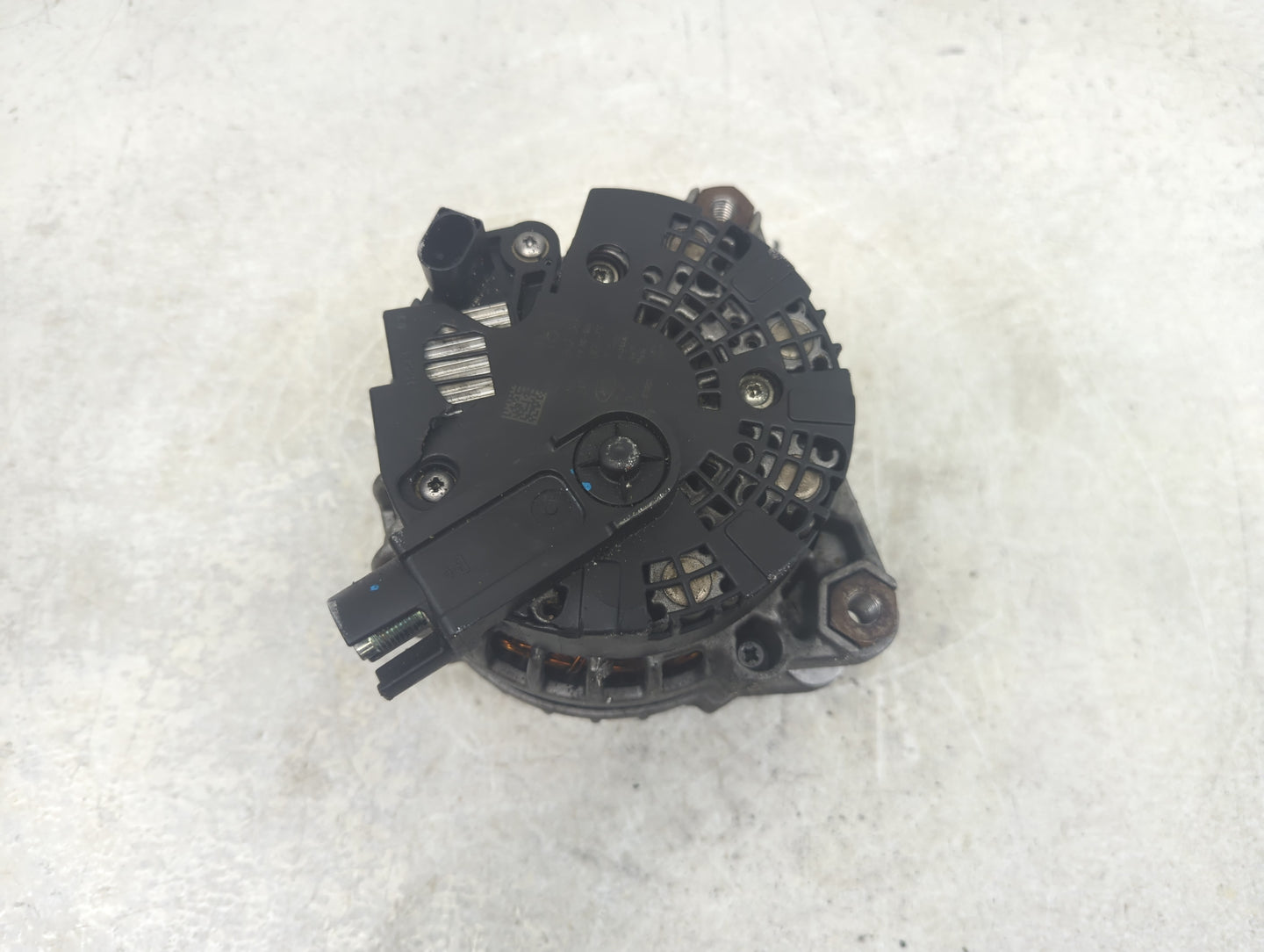 2017-2020 Jaguar F-Pace Alternator Replacement Generator Charging Assembly Engine OEM Fits Fits 2017 2018 2019 2020 OEM Used