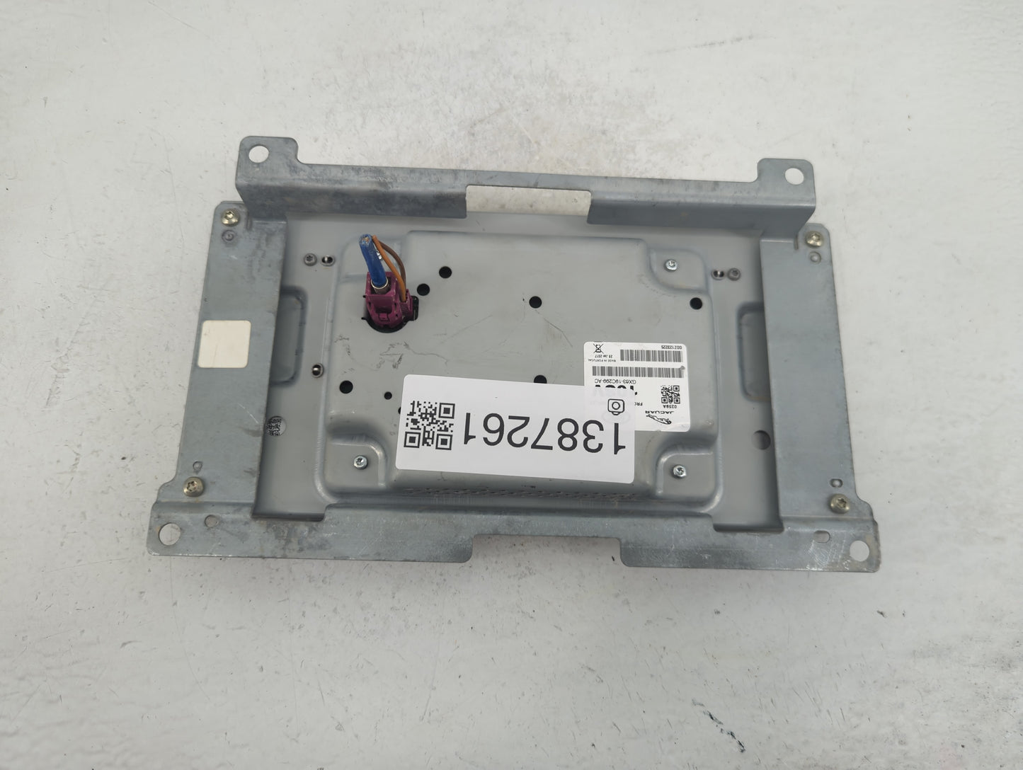 2017-2019 Jaguar F-pace Information Display Screen - Oemusedautoparts1.com