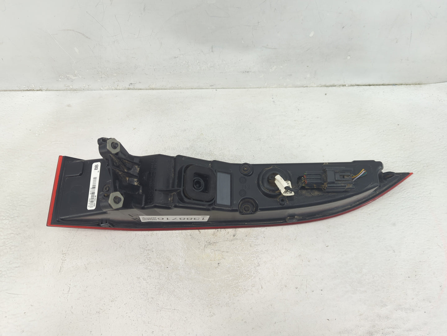 2017-2020 Jaguar F-Pace Tail Light Assembly Passenger Right OEM P/N:HK83-13404 Fits Fits 2017 2018 2019 2020 OEM Used Auto P