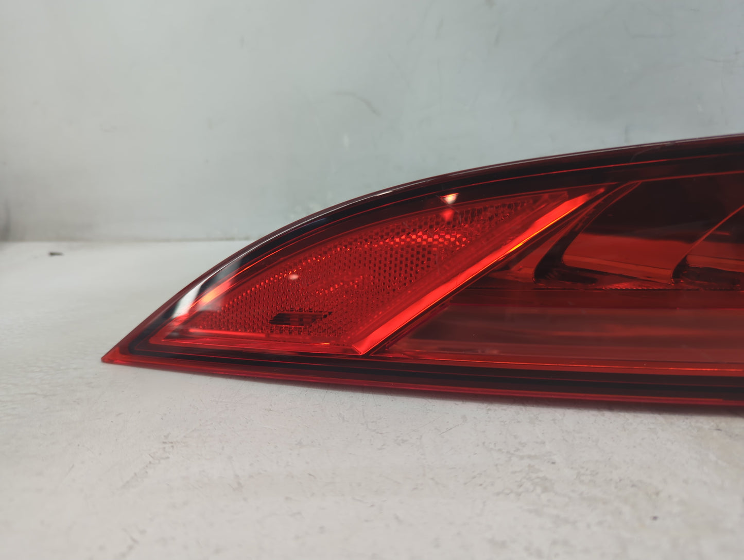 2017-2020 Jaguar F-Pace Tail Light Assembly Driver Left OEM P/N:HK83-13405-BB Fits Fits 2017 2018 2019 2020 OEM Used Auto Pa