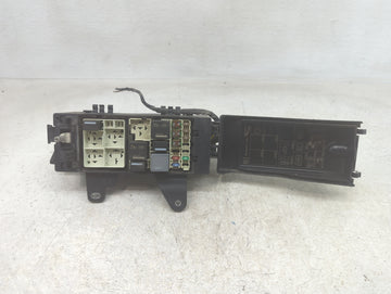 2017-2018 Jaguar F-Pace Fusebox Fuse Box Panel Relay Module P/N:GX73-14A076-AA Fits Fits 2017 2018 OEM Used Auto Parts