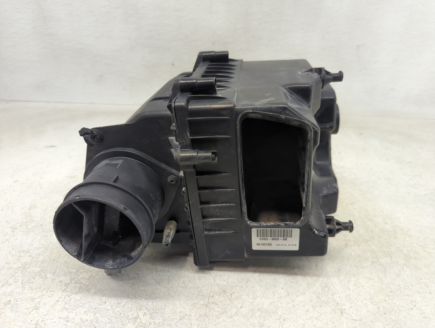 2017-2019 Jaguar F-pace Air Cleaner Intake-duct Hose Tube - Oemusedautoparts1.com