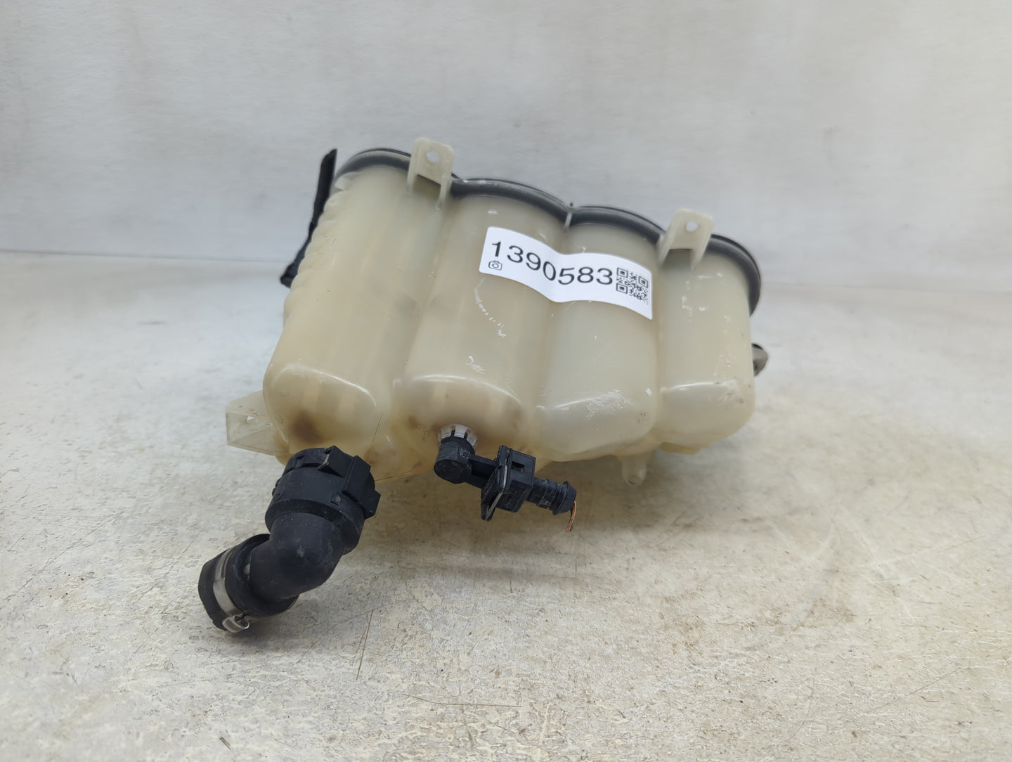2017-2017 Jaguar F-pace Radiator Coolant Overflow Expansion Tank Bottle 1390583 - Oemusedautoparts1.com