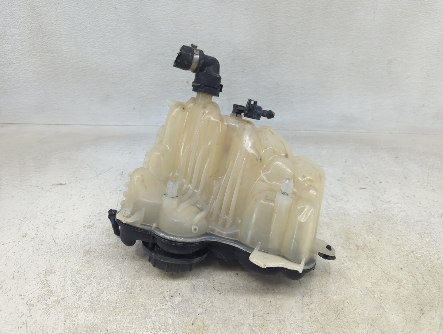 2017-2017 Jaguar F-pace Radiator Coolant Overflow Expansion Tank Bottle 1390583 - Oemusedautoparts1.com