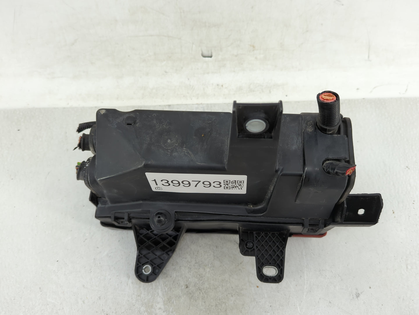 2017-2018 Jaguar F-Pace Fusebox Fuse Box Panel Relay Module Fits Fits 2017 2018 OEM Used Auto Parts - Oemusedautoparts1.com