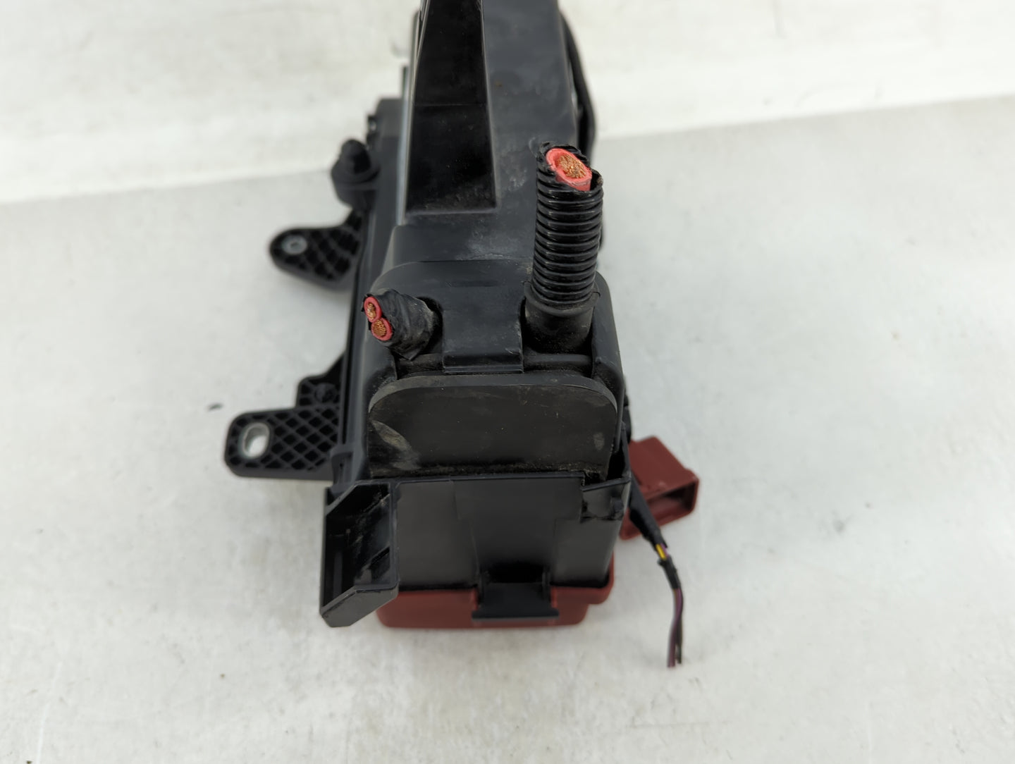 2017-2018 Jaguar F-Pace Fusebox Fuse Box Panel Relay Module Fits Fits 2017 2018 OEM Used Auto Parts - Oemusedautoparts1.com