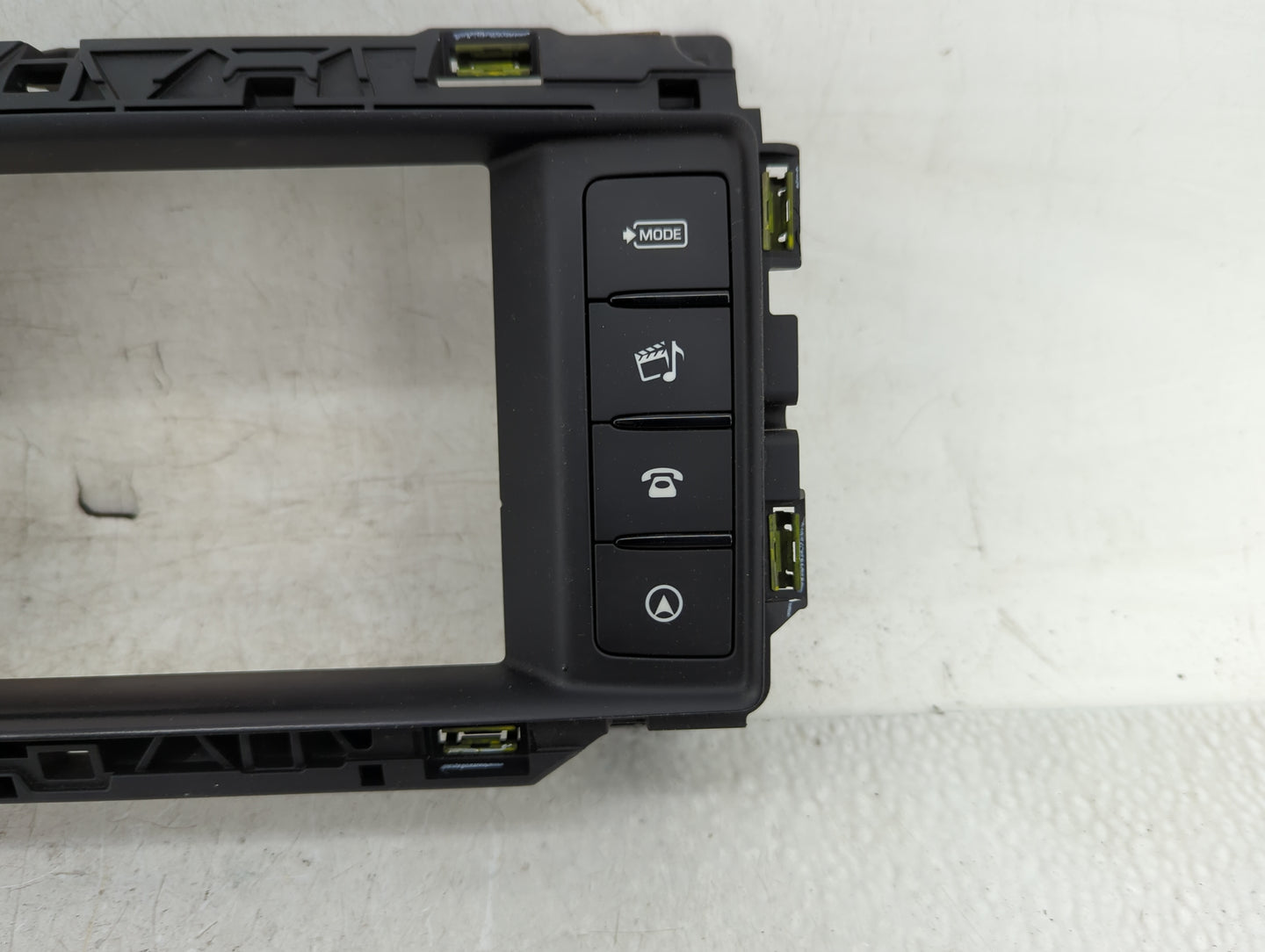 2017-2018 Jaguar F-Pace Radio AM FM Cd Player Receiver Replacement P/N:T2H3561 Fits Fits 2017 2018 OEM Used Auto Parts - Oem