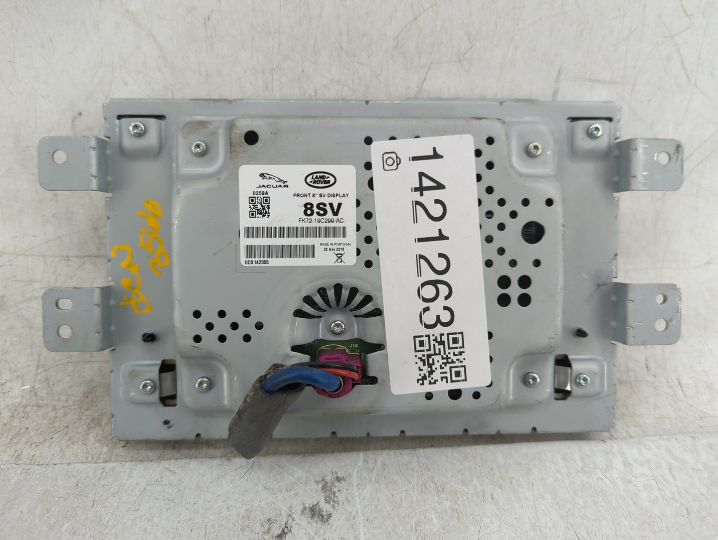 2017-2018 Jaguar F-pace Information Display Screen - Oemusedautoparts1.com