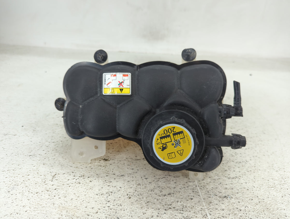 2017-2017 Jaguar F-pace Radiator Coolant Overflow Expansion Tank Bottle 1432440 - Oemusedautoparts1.com