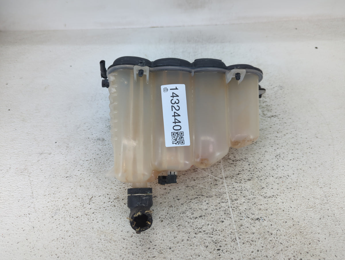 2017-2017 Jaguar F-pace Radiator Coolant Overflow Expansion Tank Bottle 1432440 - Oemusedautoparts1.com