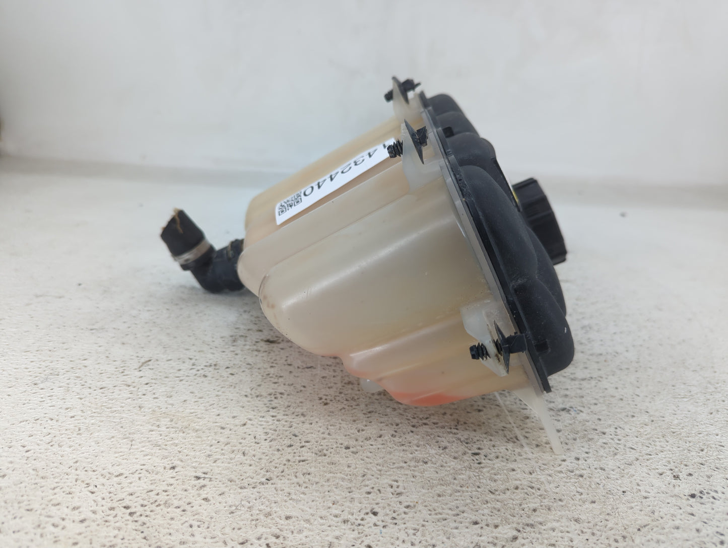 2017-2017 Jaguar F-pace Radiator Coolant Overflow Expansion Tank Bottle 1432440 - Oemusedautoparts1.com