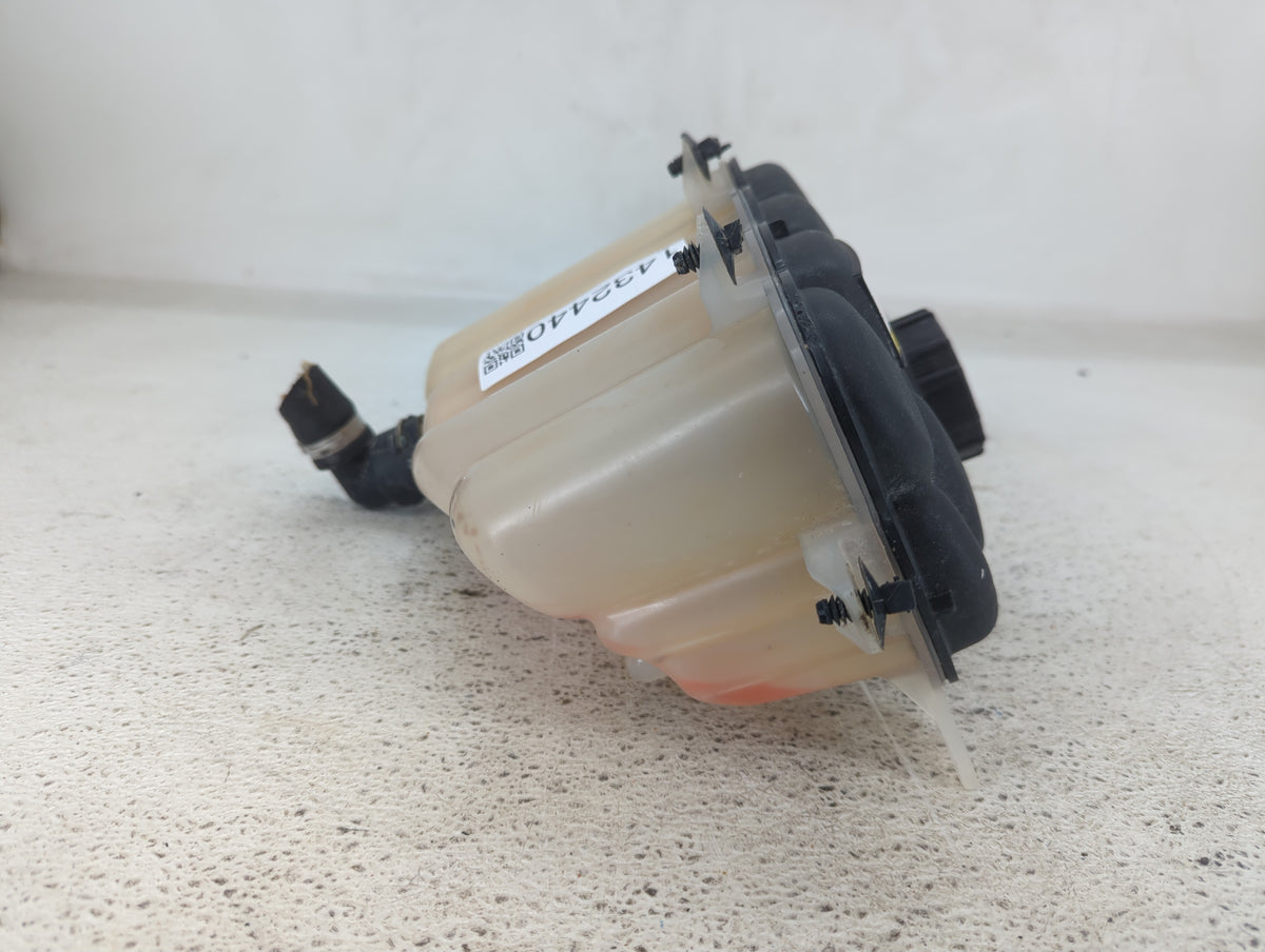 2017-2017 Jaguar F-pace Radiator Coolant Overflow Expansion Tank Bottle 1432440 - Oemusedautoparts1.com