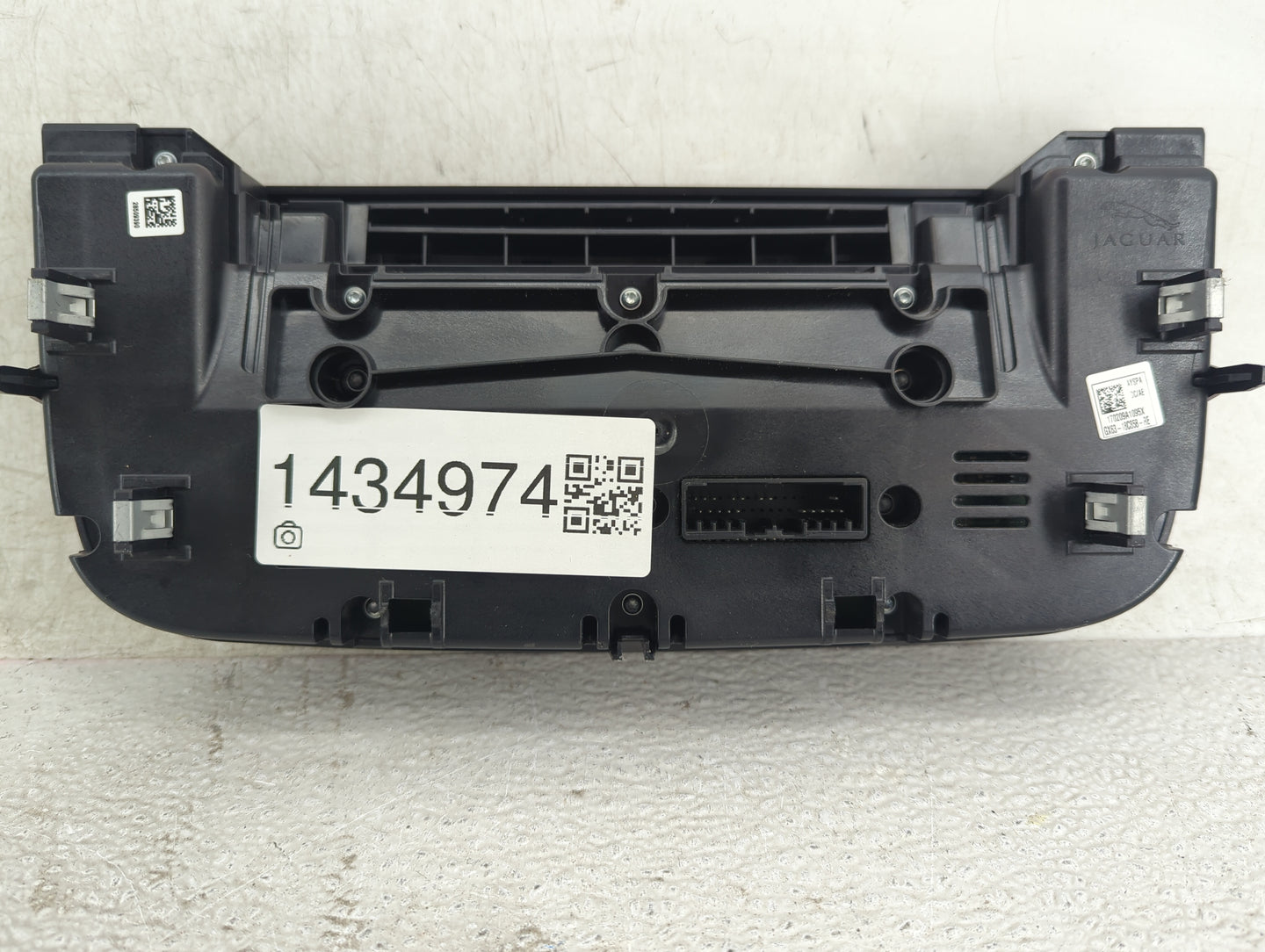 2017 Jaguar F-Pace Climate Control Module Temperature AC/Heater Replacement P/N:GX63-18C858-RE 170209A1095X Fits Fits 2016 O