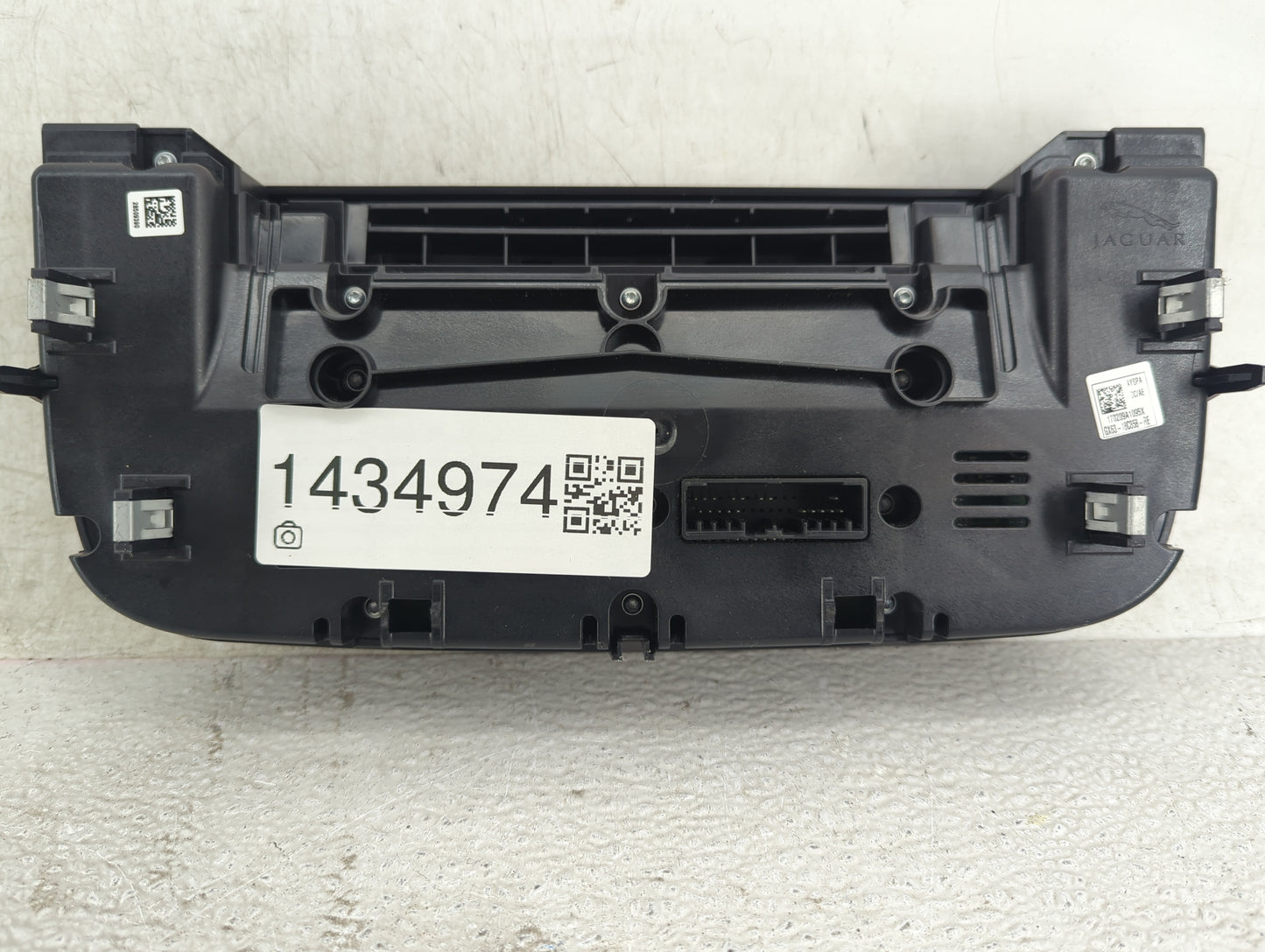 2017 Jaguar F-Pace Climate Control Module Temperature AC/Heater Replacement P/N:GX63-18C858-RE 170209A1095X Fits Fits 2016 O