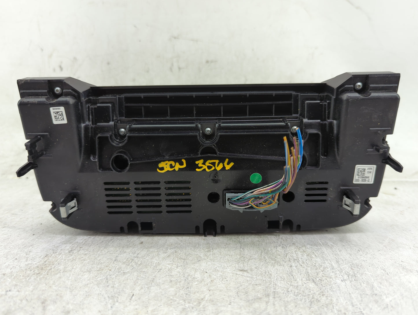 2017 Jaguar F-Pace Climate Control Module Temperature AC/Heater Replacement P/N:GX63-18C858-LE Fits OEM Used Auto Parts - Oe