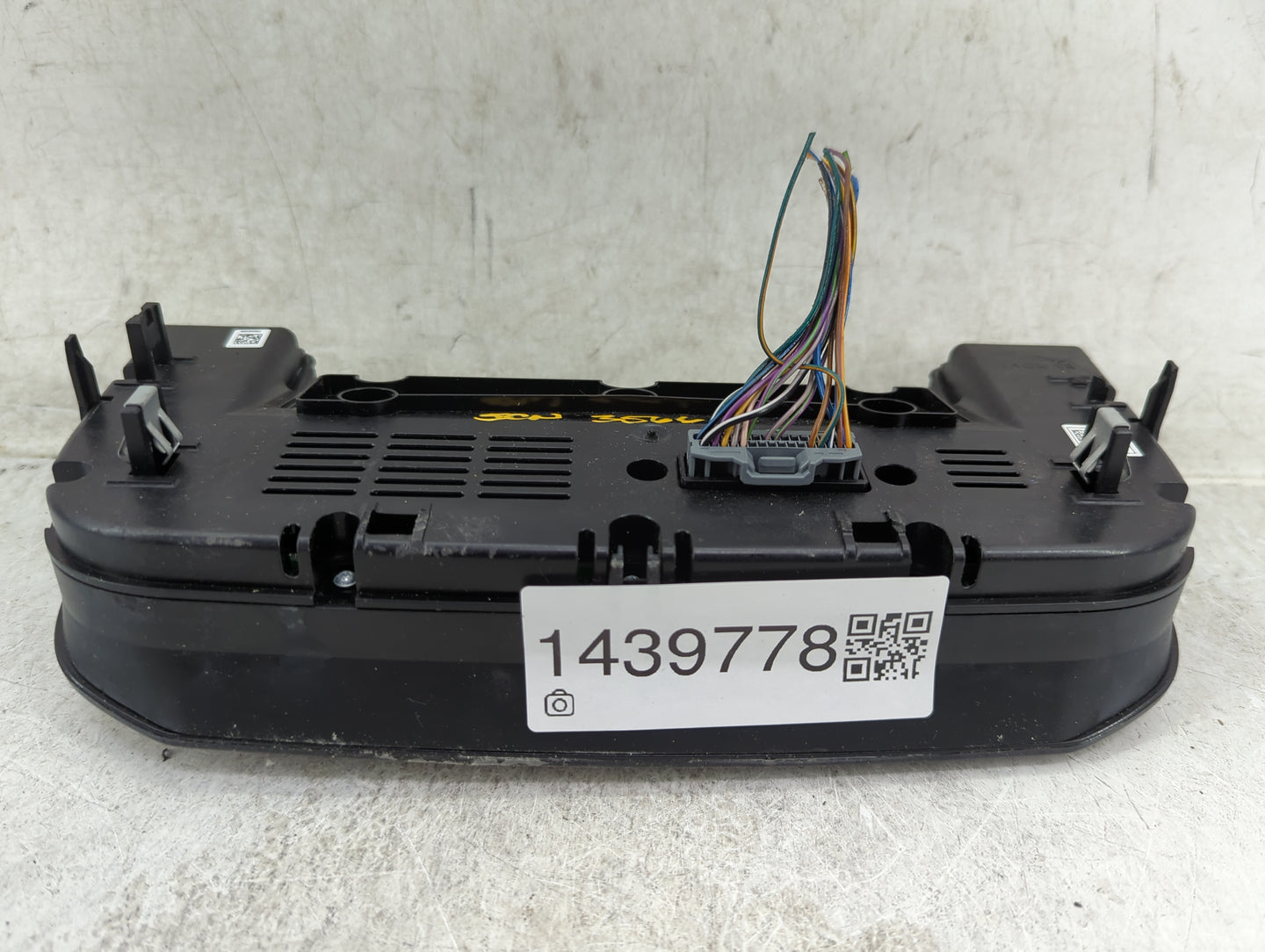 2017 Jaguar F-Pace Climate Control Module Temperature AC/Heater Replacement P/N:GX63-18C858-LE Fits OEM Used Auto Parts - Oe