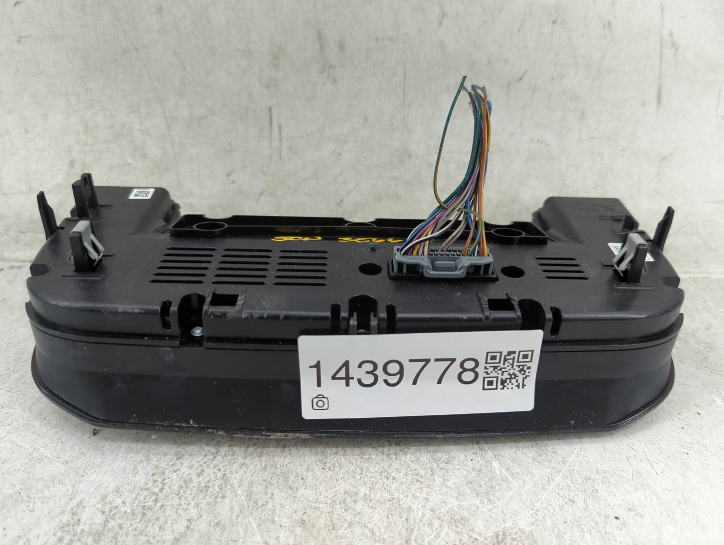 2017 Jaguar F-Pace Climate Control Module Temperature AC/Heater Replacement P/N:GX63-18C858-LE Fits OEM Used Auto Parts - Oe