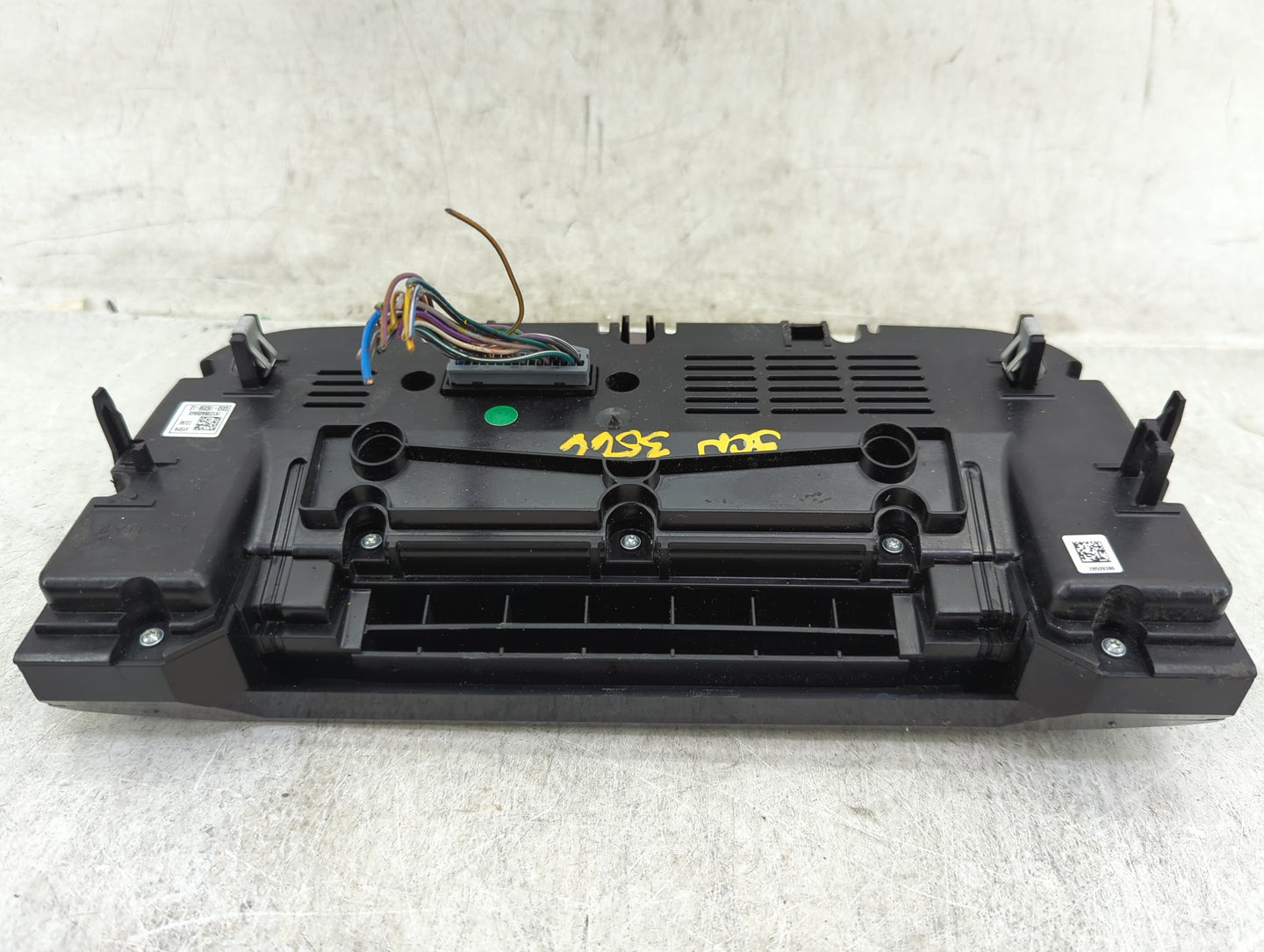 2017 Jaguar F-Pace Climate Control Module Temperature AC/Heater Replacement P/N:GX63-18C858-LE Fits OEM Used Auto Parts - Oe
