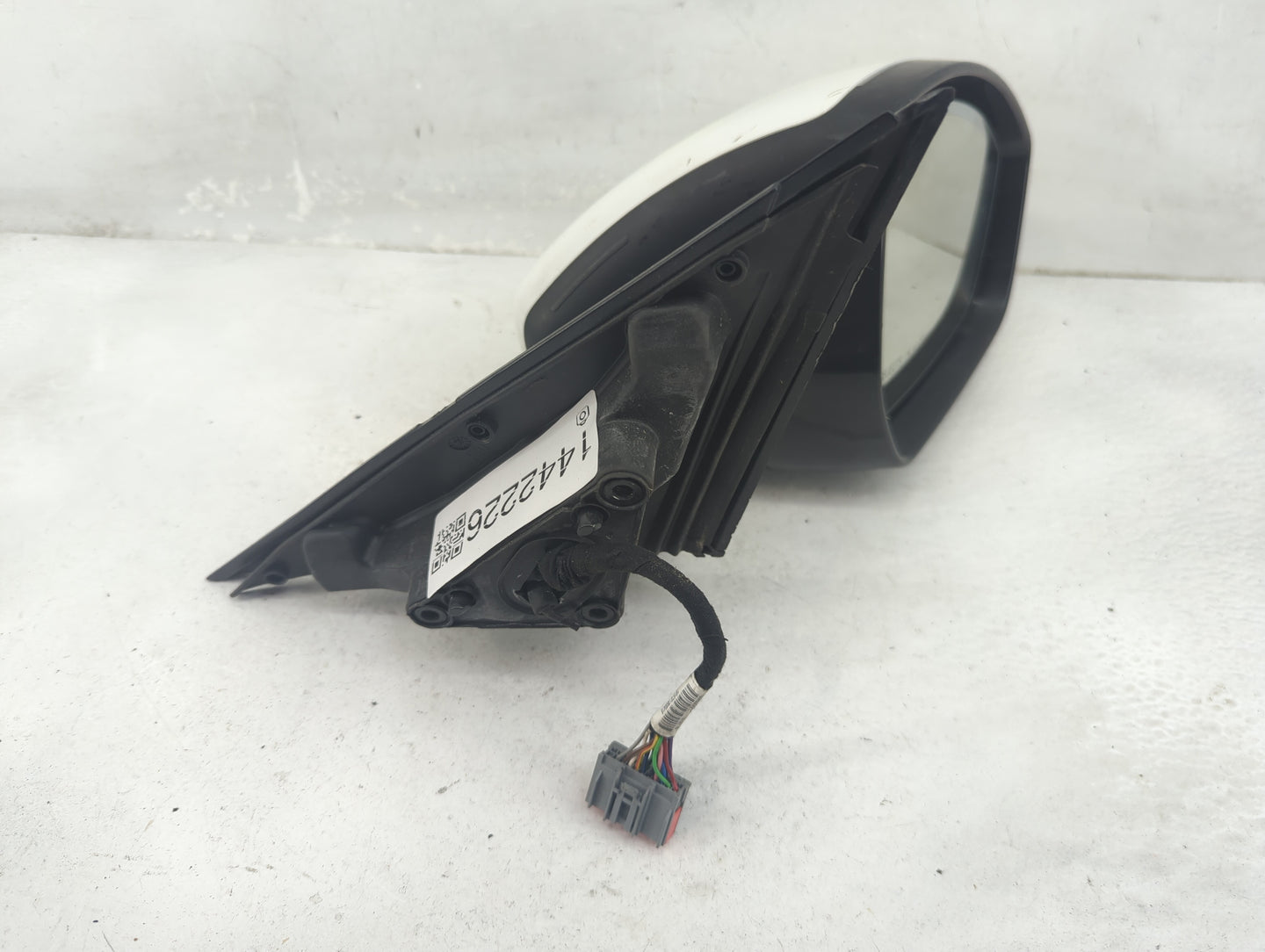 2017-2020 Jaguar F-Pace Passenger Side View Mirror - Right Door Mirror OEM Used - Oemusedautoparts1.com
